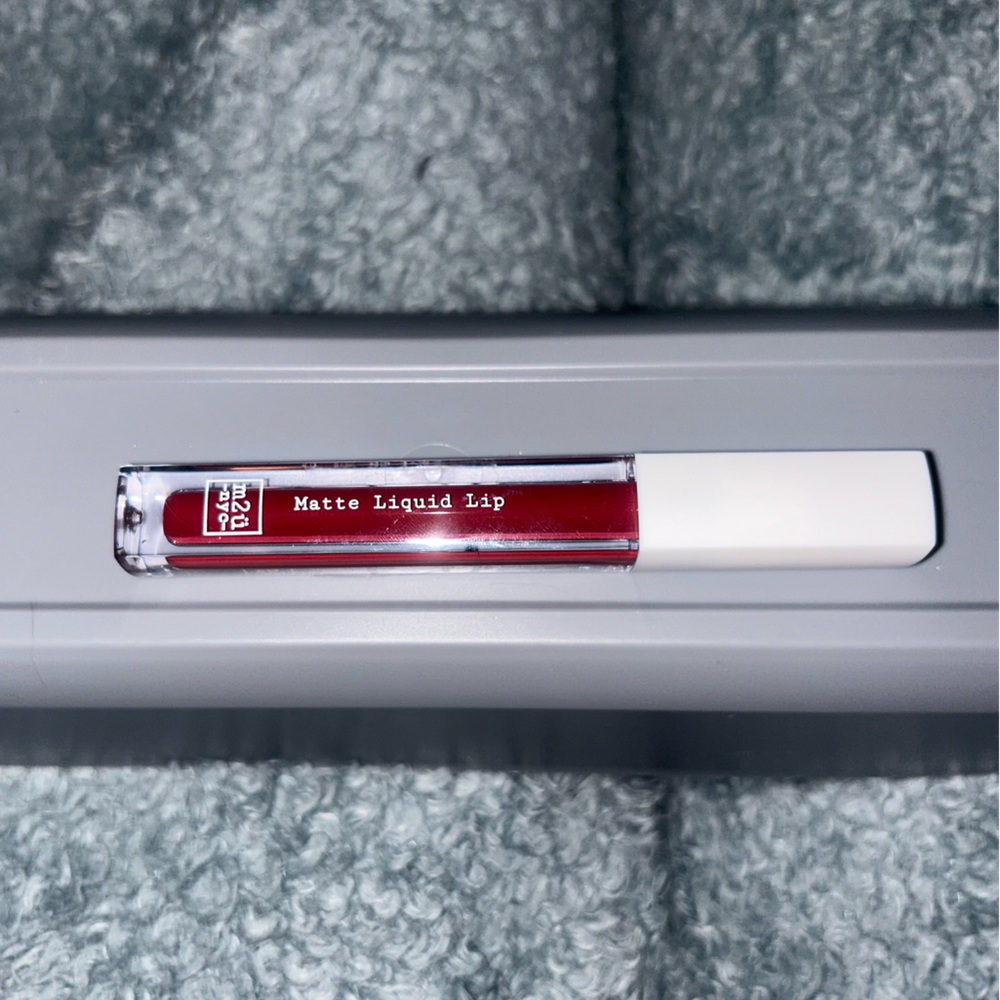 M2ü matte liquid lipstick